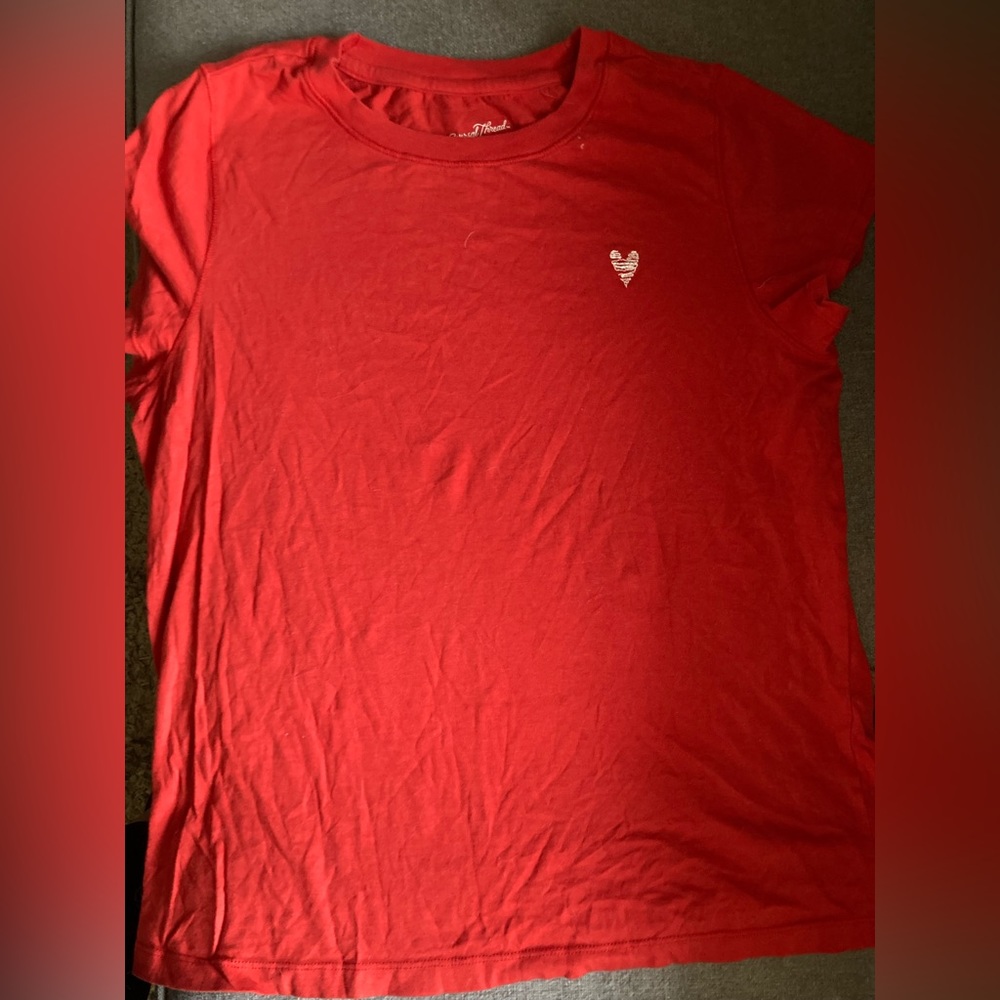 Universal Thread Tee